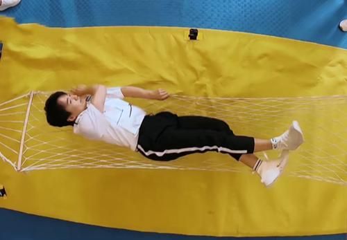 郭麒麟的"椰子鞋"火了,看到他上脚效果,网友:引领新潮流!