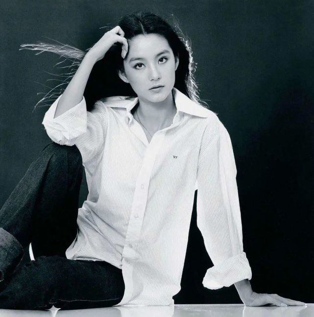 林青霞年轻时有多美看完这组照片便知何谓风情万种