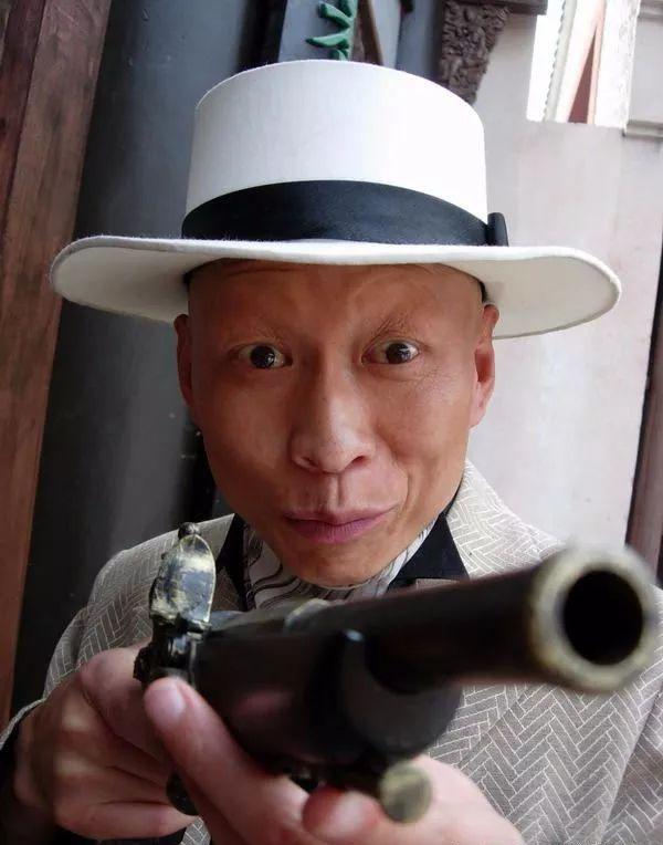 裘千尺李明和赵薇陈坤是同学娶漂亮妻子成人生赢家