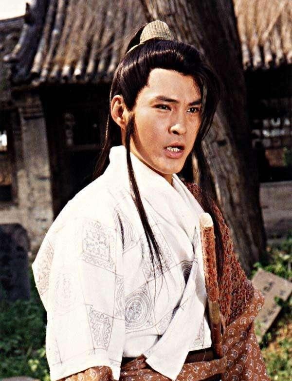 香港电视剧皇帝伍卫国和刘晓庆相爱5年无果68岁依然单身