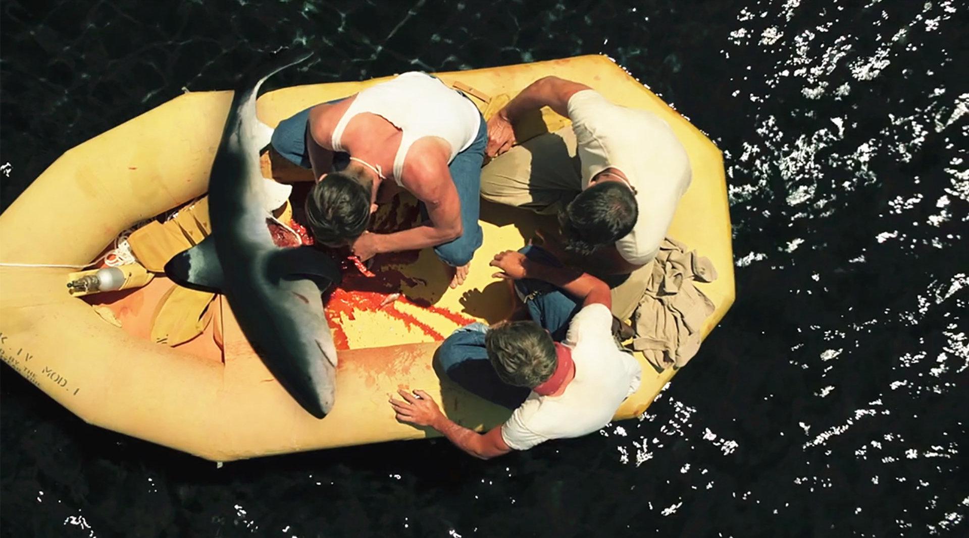 四分钟看完电影《太平洋幽灵》 3男子被困大海