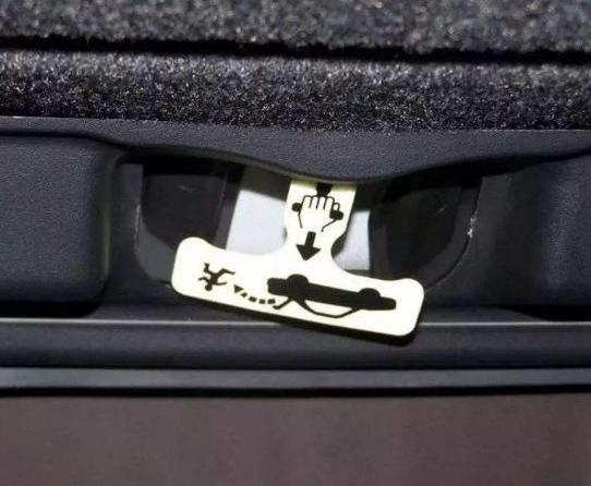 汽车不只是能拿来开车，罕见的五大隐秘功能，关键时刻还能救命