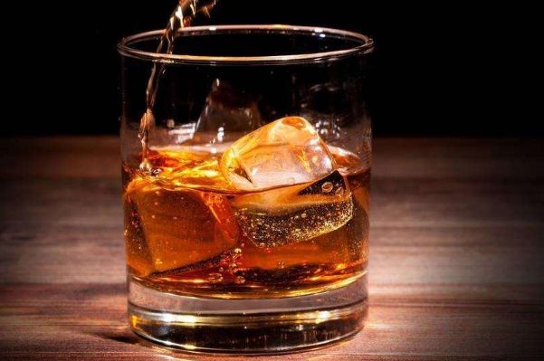 一飞冲天,中年转运,你的运气也不错,至少在50岁之后,赚了一大笔钱