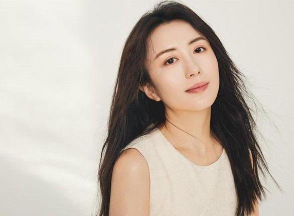 “笑起来真好看”的女演员中，一定包括她，从未大红大紫的杨童舒|咱爸咱妈|杨童舒|女演员_新浪新闻