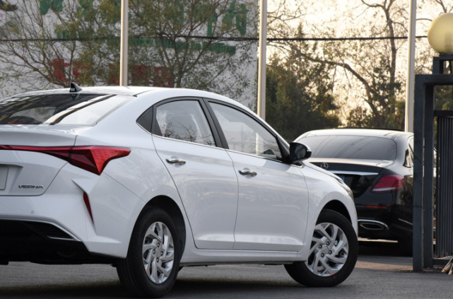 2020款现代悦纳上市,比桑塔纳帅气,油耗4.9l 国六,7.28万起