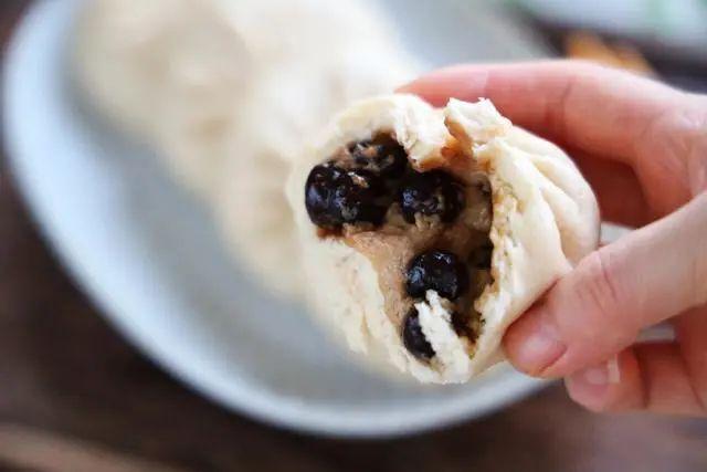 普通包子吃腻了试试珍珠奶茶口味的口感香甜又回味特别惊喜