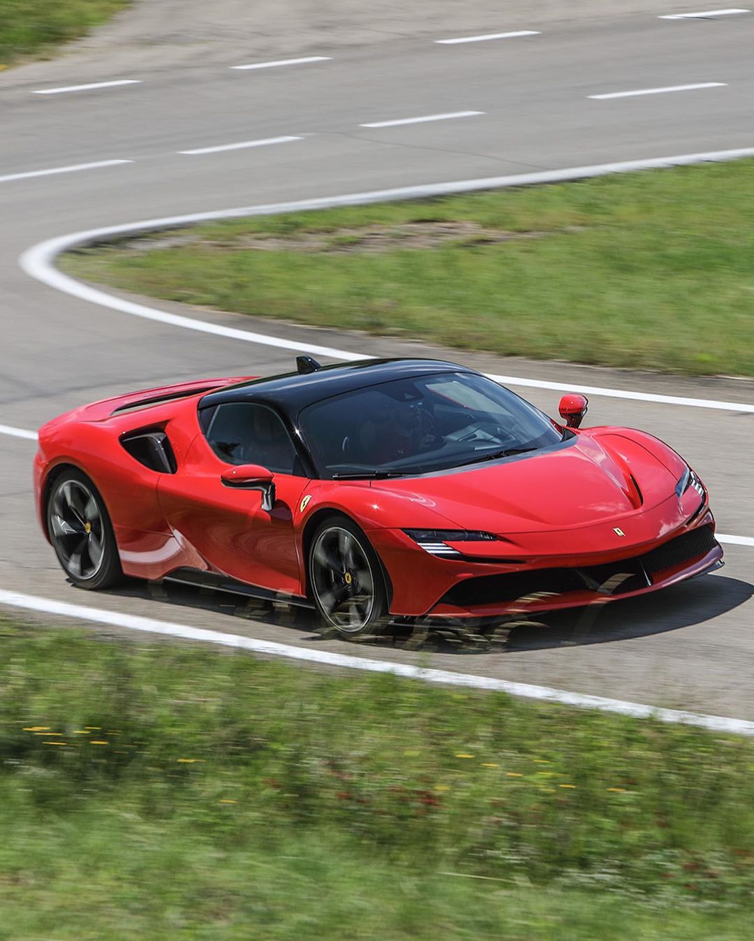 法拉利sf90 stradale实车 插电式混合动力超跑