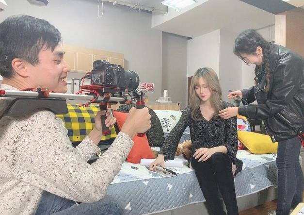 平台严打后这可能是最后1次女主播男友视角换装rita太拼了