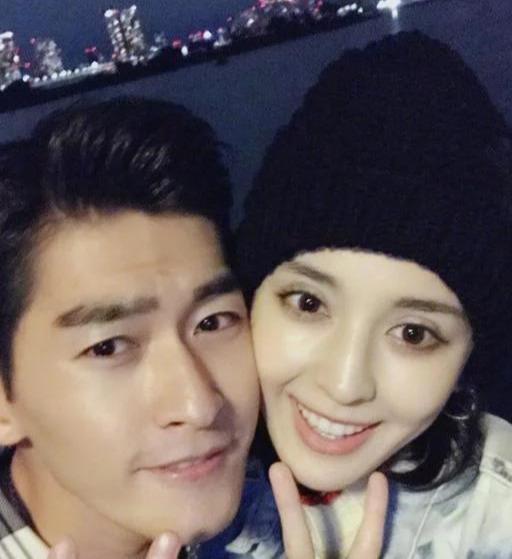 同样是分手,张翰删了和郑爽的合照,却留了和娜扎的这三张