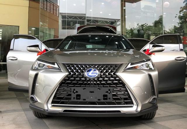 雷克萨斯ux(配置|询价)是一款紧凑型suv,全系进口车型,最低配的260h