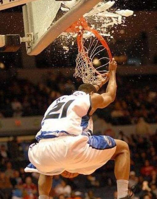 看看这些扣碎篮筐的狂人,简直是残暴至极,乔丹:哪都有我