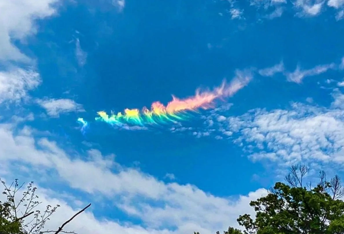 全球3起不明飞行物事件后日本现罕见火焰云很多人可能未见过