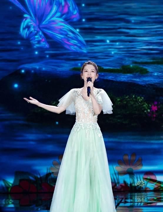 李沁井柏然"颜值cp",舞台合作温婉画风,好看的人唱歌还好听