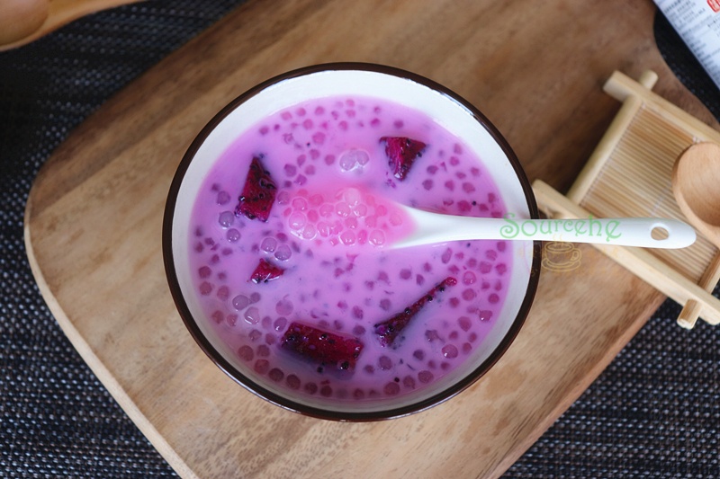 西米露可以搭配椰浆,芒果,哈密瓜,蓝莓,草莓等.