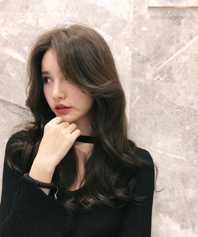 脸大的女生适合什么发型参考4款气质发型让你颜值美翻天