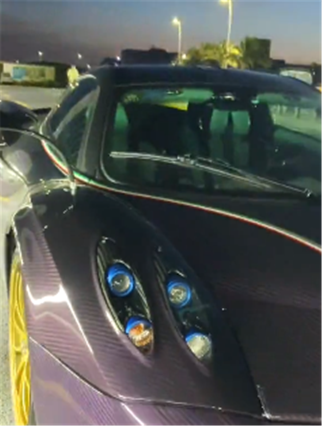 千万帕加尼现街头,全球限量3台,香港有1台,车名来源中国神话