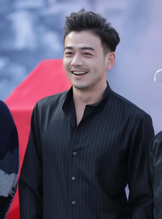 这个不算主角的小包总人气暴涨,开始逆袭之路影视广告接到手软,杨烁这