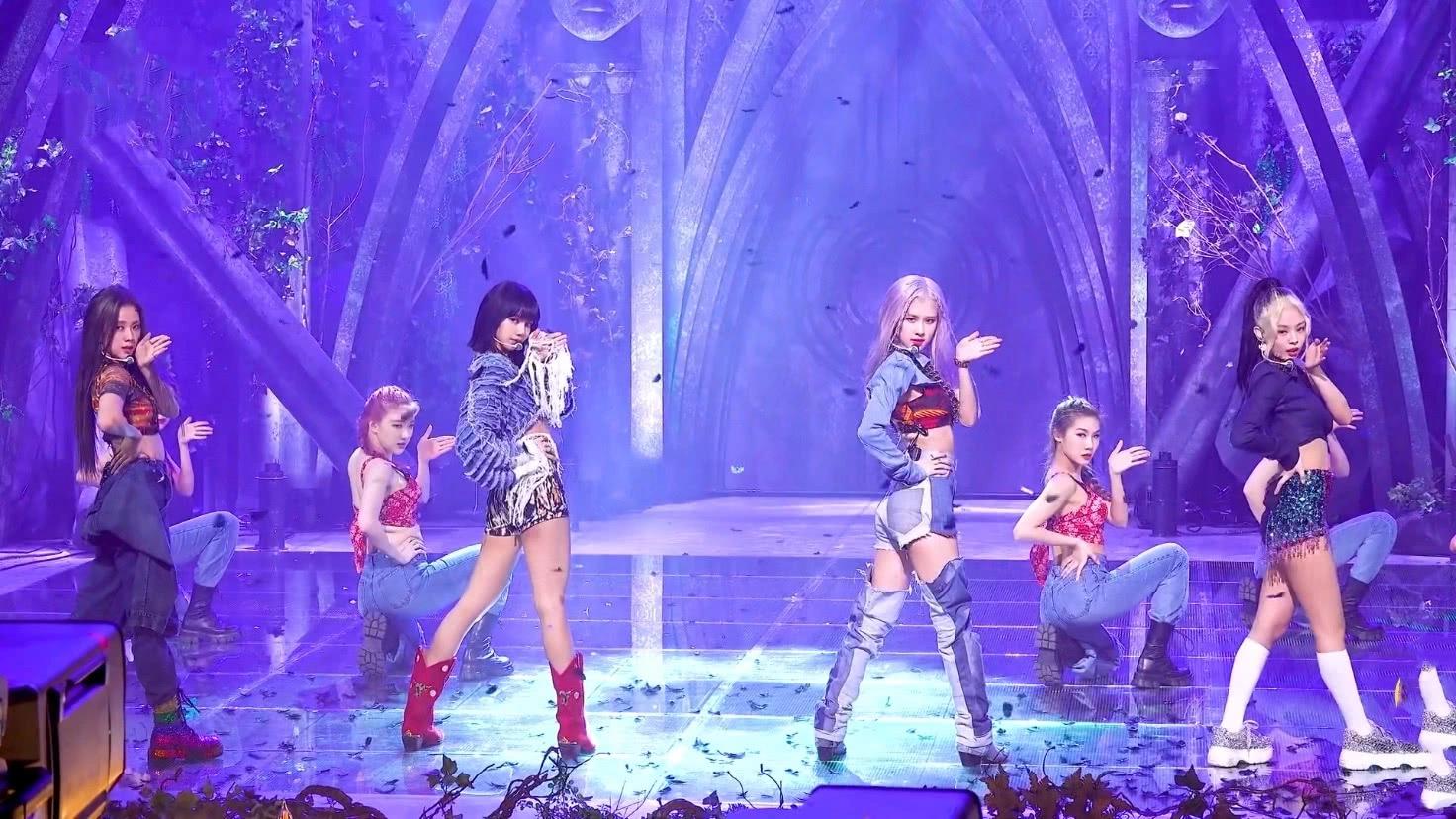 粉墨新旧歌再创纪录lisa打歌舞台绝jennie脚伤跳唱粉丝心疼