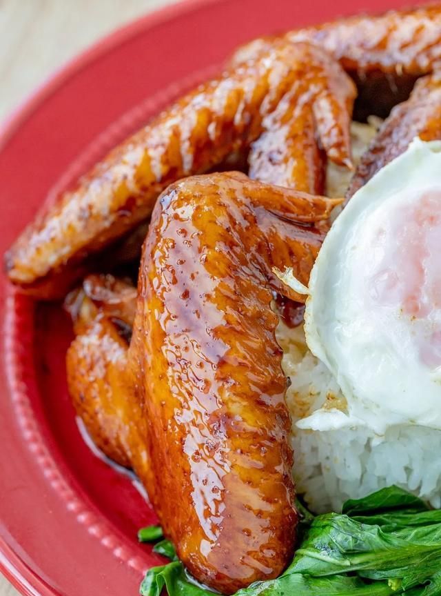 之所以叫瑞士鸡翅,是因为有位外国友人吃了,觉得甜丝丝的味道很