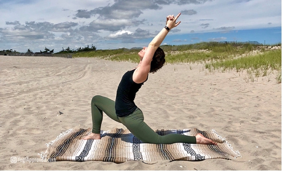 一头短发干练优雅,瑜伽老师雨桐,教你解锁灵活髋部瑜伽动作