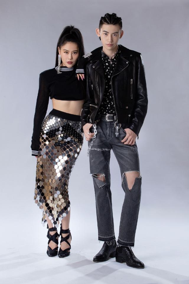 袁娅维厉害穿露脐装还不够蕾丝边内衣直接外穿露小腰好迷人