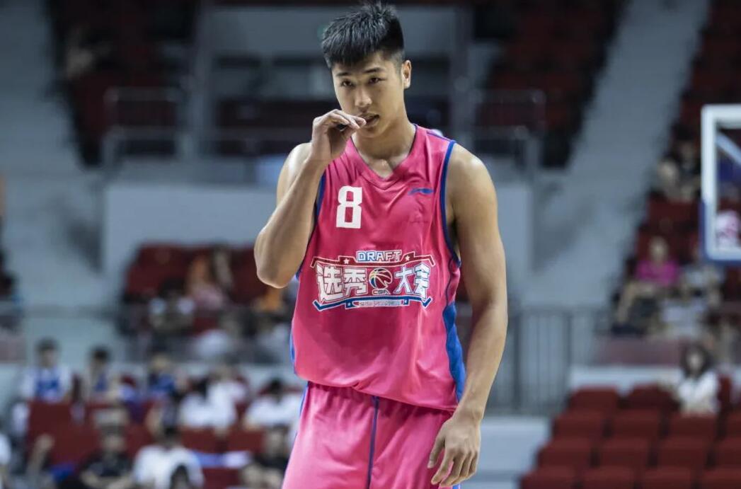 逆袭的大学生菜鸟战广东砍25分生涯新高二轮秀不输状元郎