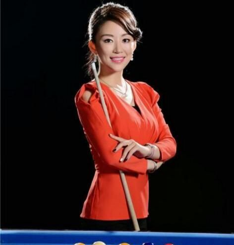 她是中国台球第一位世锦赛冠军,被称九球天后,如今38岁依然很美