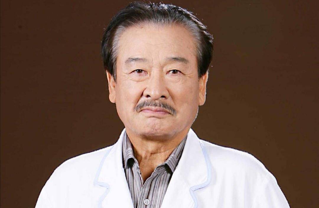 搞笑一家人爷爷被曝压榨经纪人85岁高龄亲自出面辟谣太心酸