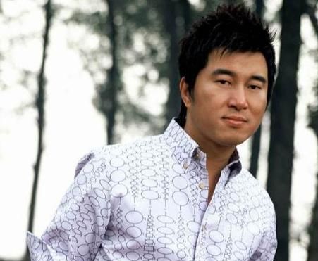 满文军人设崩塌,从歌坛巨星到无人问津,满文军都做了什么