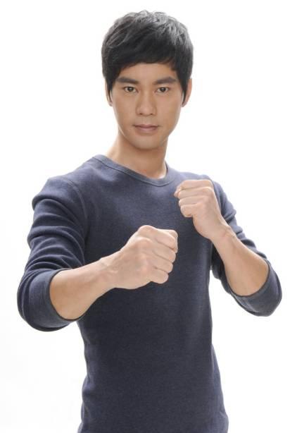 "琛哥"陈国坤,和星爷签约8年只演2部戏,今娶黑道大佬女儿