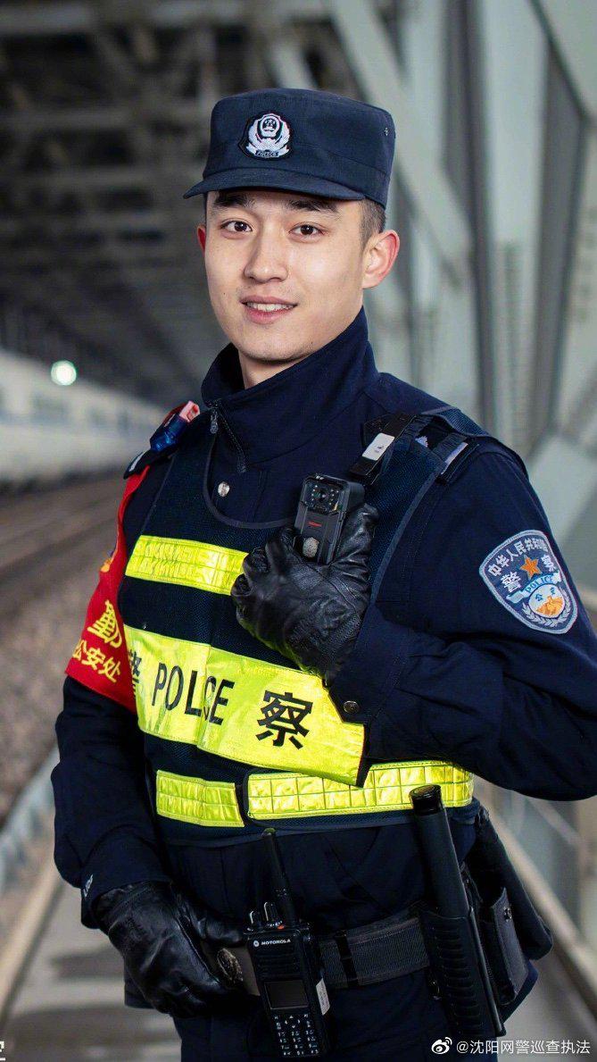 不好说 ,但衣服确实能影响颜值……|衣服|长安|警察_新浪新闻