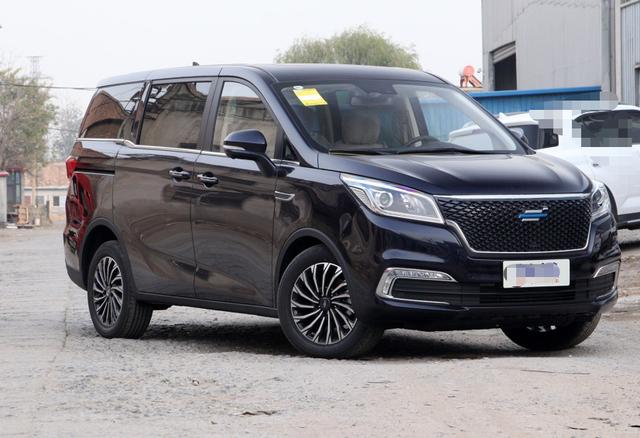 长安平民化大7座,1.5t 7dct马力178匹,轴距超2米8,9.98万起