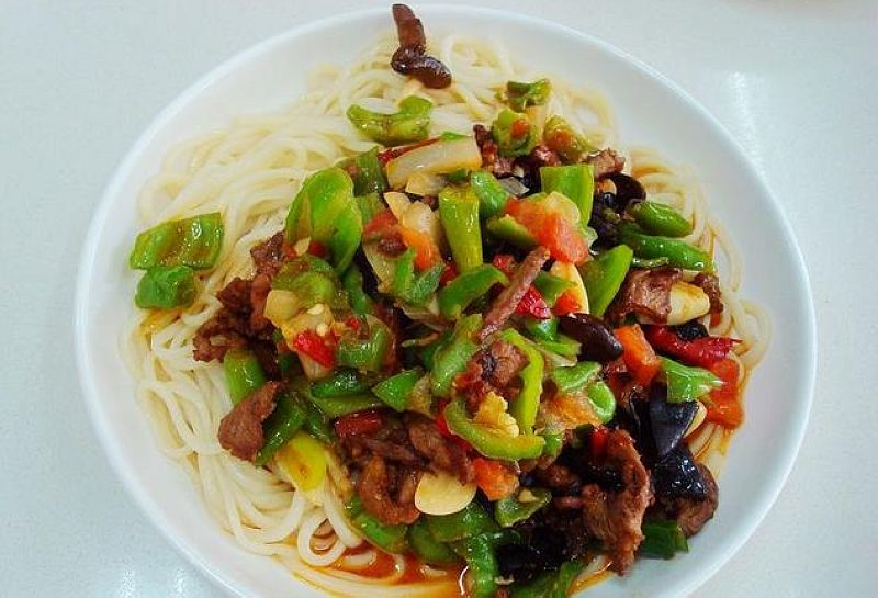 新疆的拉条子和拉面有区别吗?