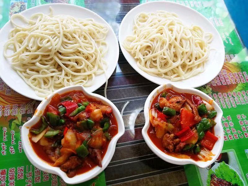 新疆的拉条子和拉面有区别吗?