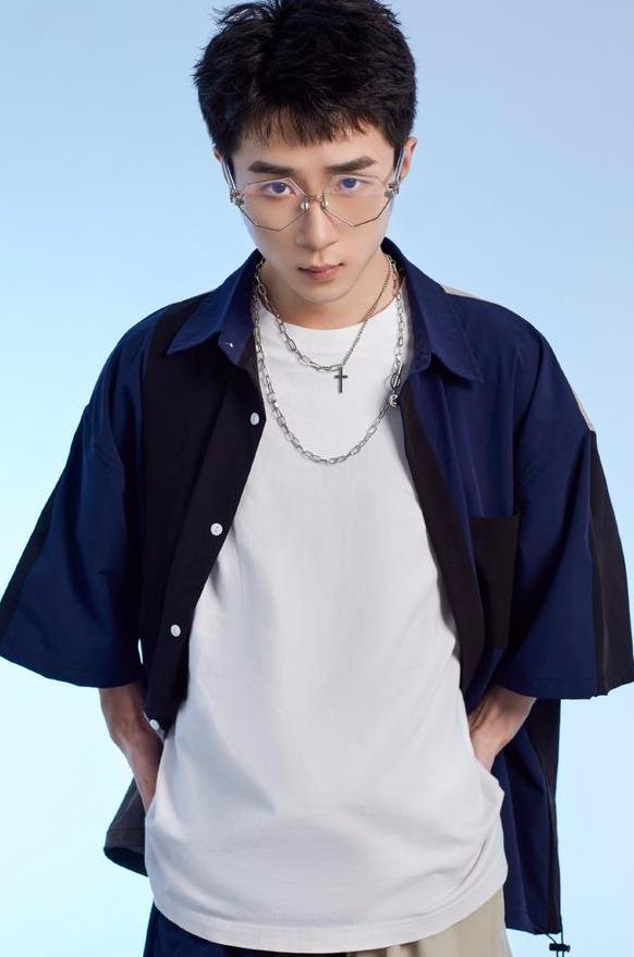 吃鸡主播都来自哪里?小团团直接口音暴露,不求人资料有写