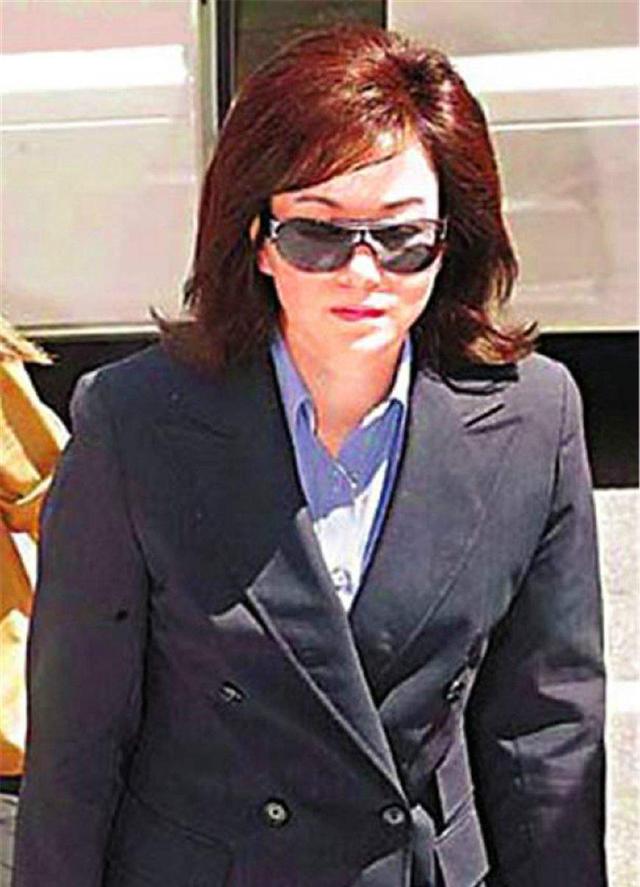 丈夫意外去世这俩女强人撑起商业帝国她还为抗击疫情捐了1亿