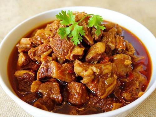 美食严选凉拌西葫芦红烧牛肉麻辣泥鳅炸香椿鱼的做法