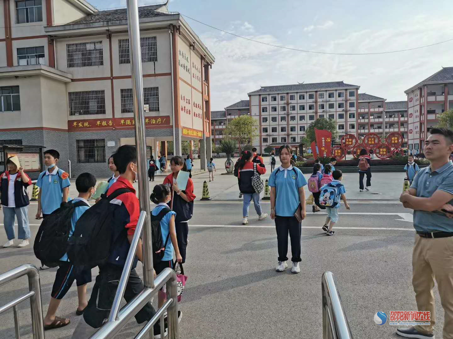 城步县南山实验学校牢筑德育工作防线邵阳新闻在线 2020-06-30 16:57