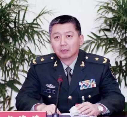 尤海涛历任步兵第163师师长,第42集团军副军长,第42集团军军长,南京