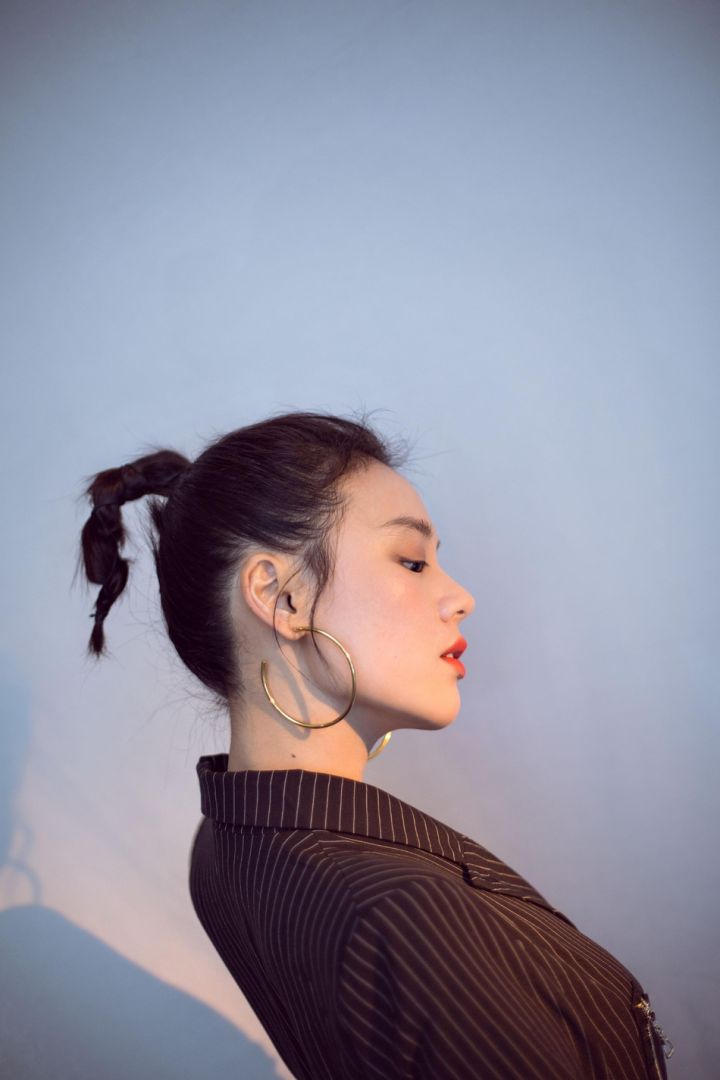 夏日发型少不了减龄俏皮的麻花辫,简单又清凉,少女感十足