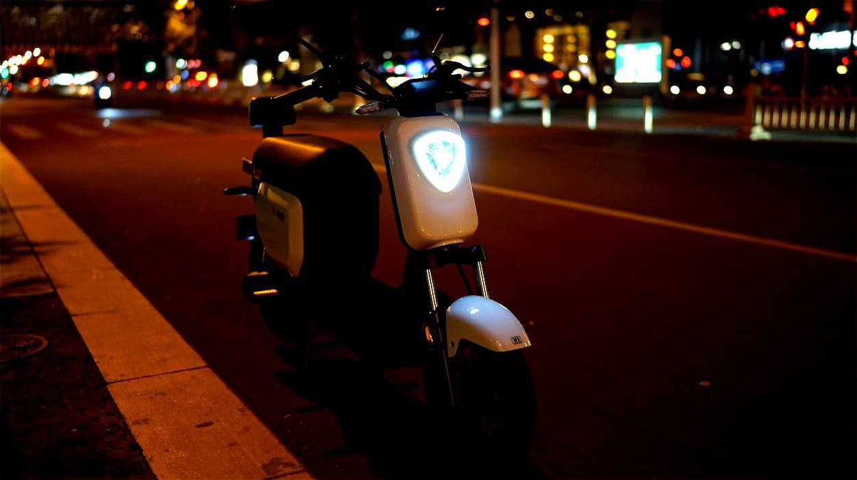 雅迪v1城市体验:舒适轻便骑行动力更强