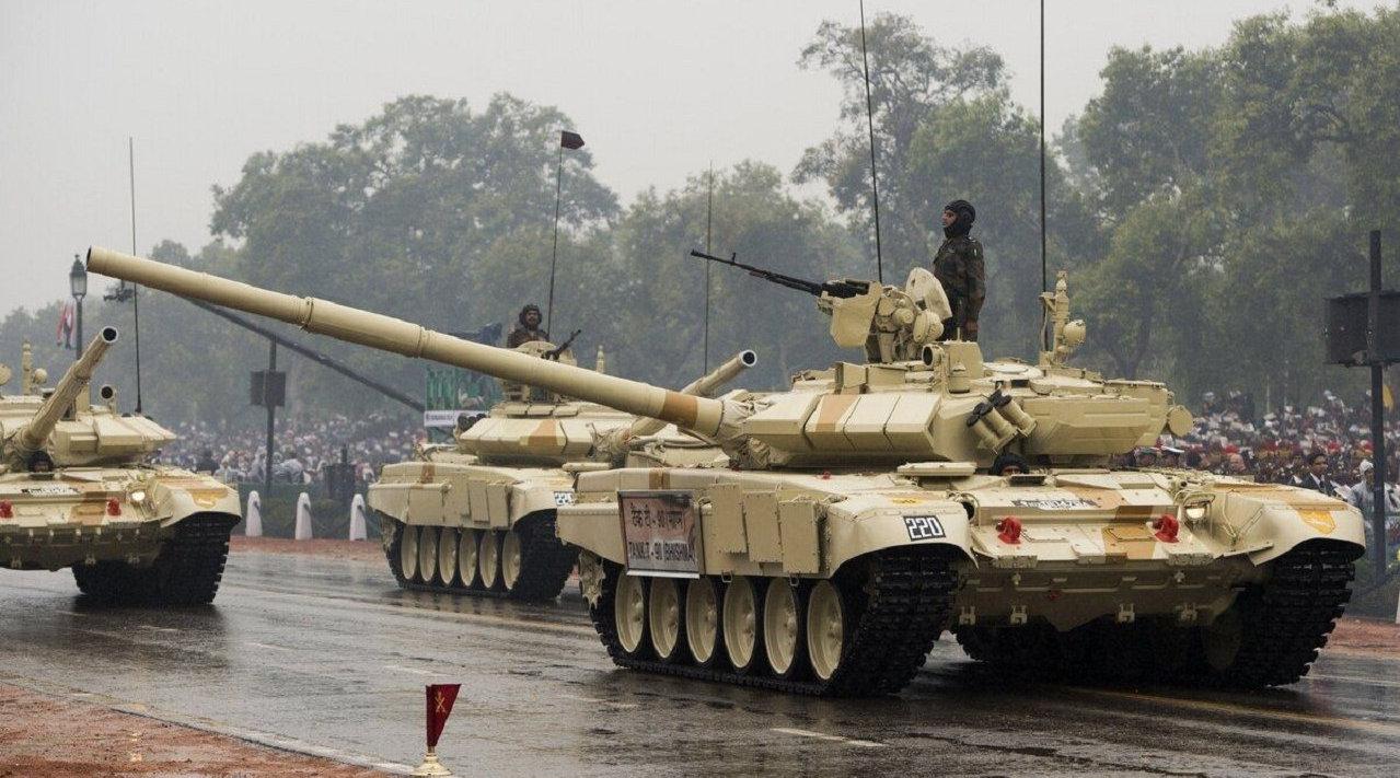 军方下令t90乘专列开往边境,印度这是要动手?巴铁不是头号目标