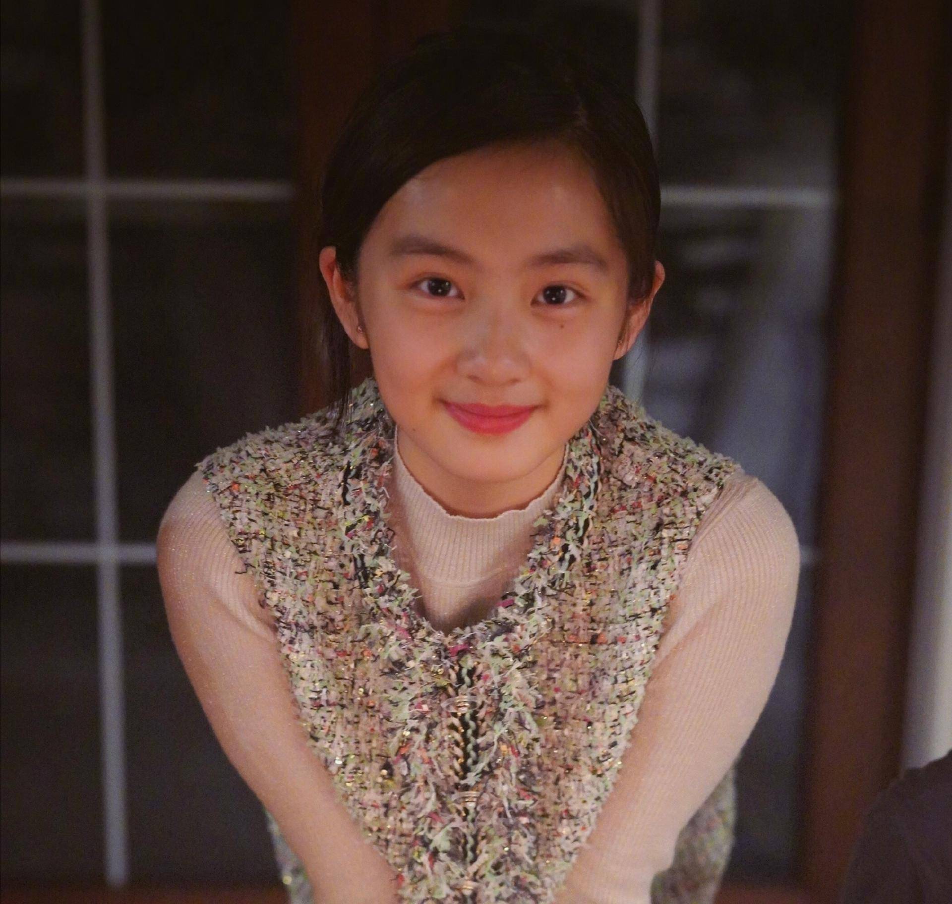 黄磊两女儿近况曝光,黄多多与妹妹互动,6岁多妹古灵精怪太可爱