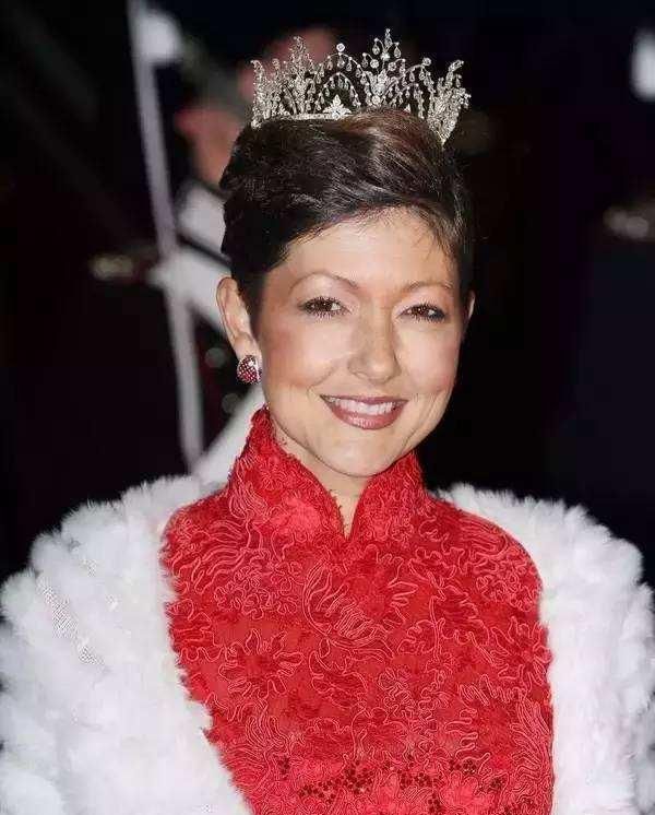 要说文雅丽的长相,绝对算得上是看第一眼就会被惊艳到的.