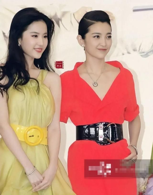 刘亦菲和李冰冰早年罕见同框照,两人都是颜值巅峰
