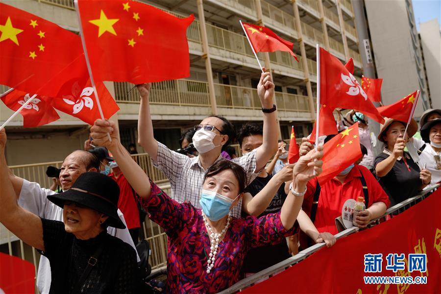 巴士巡游庆回归|巴士|王申|区旗_新浪新闻