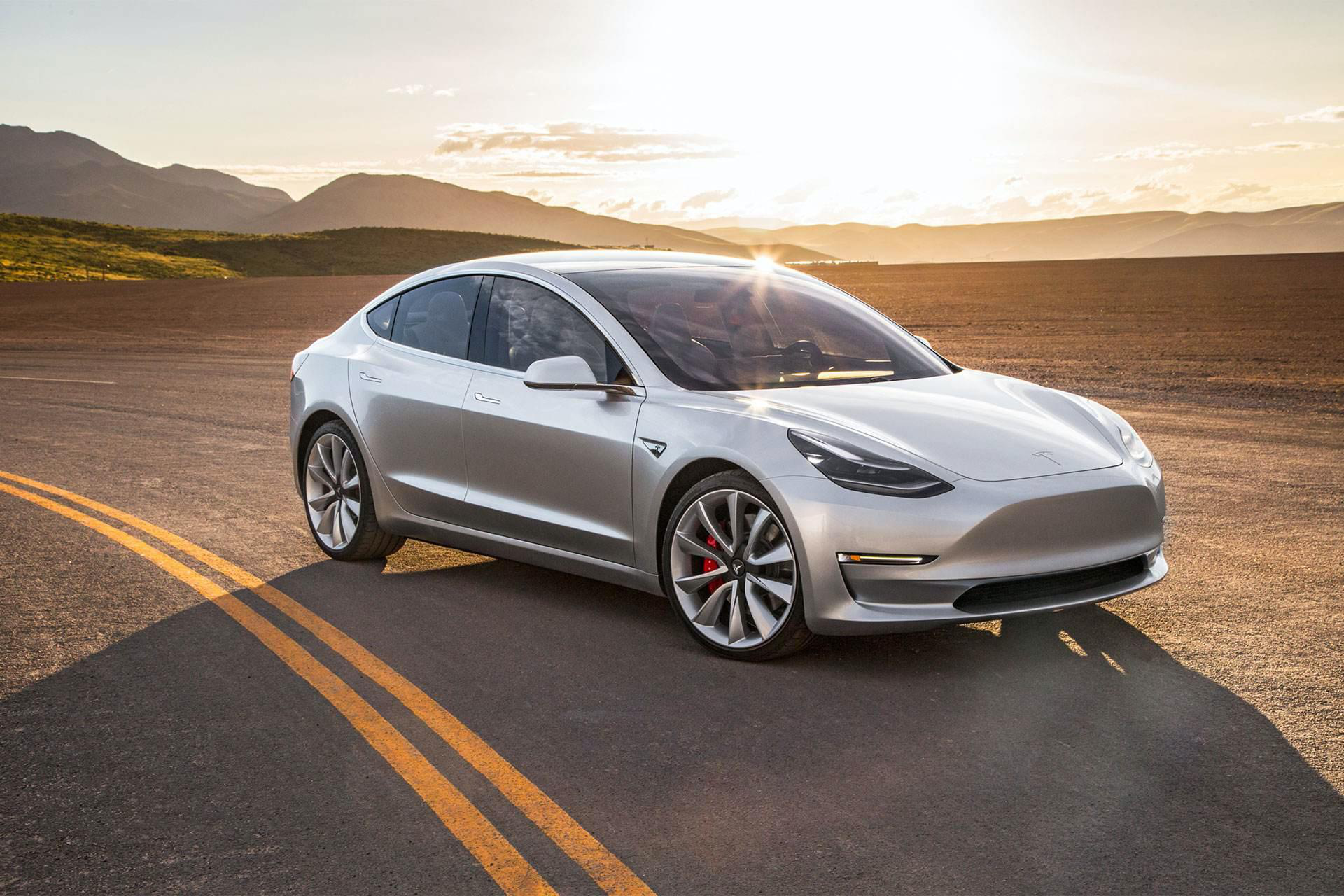 比亚迪汉和特斯拉model 3,谁才是30万电动车王者?