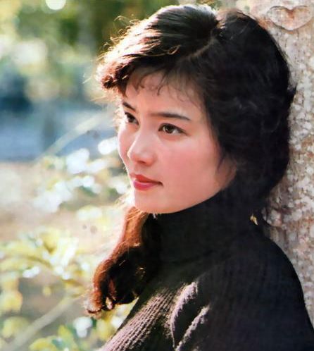 她是国家一级演员,曾是朱军最想拥有的女人,如今却一个人过日子