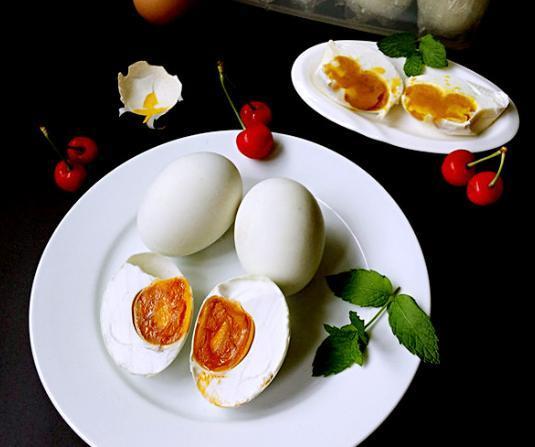 腌制咸鸭蛋白酒放多少冰糖,腌制咸鸭蛋白酒放多少 腌制咸鸭蛋白酒放多少冰糖,腌制咸鸭蛋白酒放多少