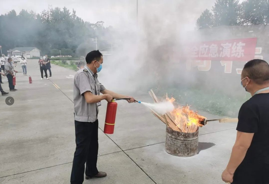 万通驾校开展消防应急演练活动,传递安全驾培精神